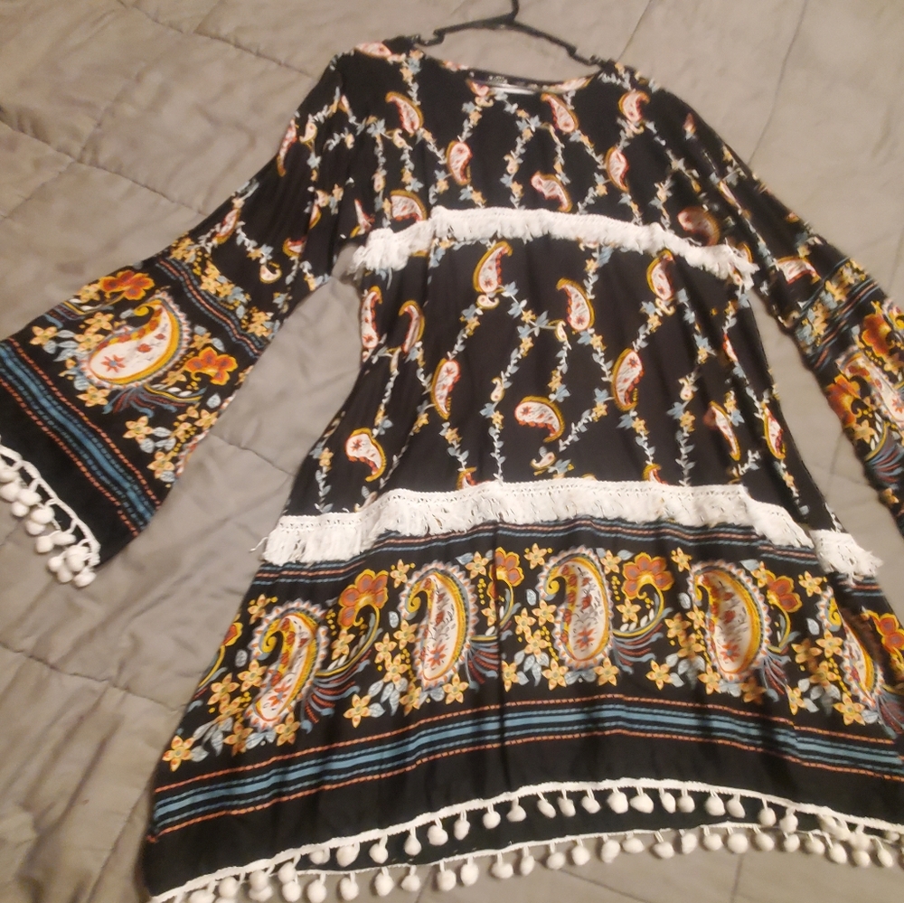 Velzera Black Floral & Lace Bell Sleeves Ladies Tunic